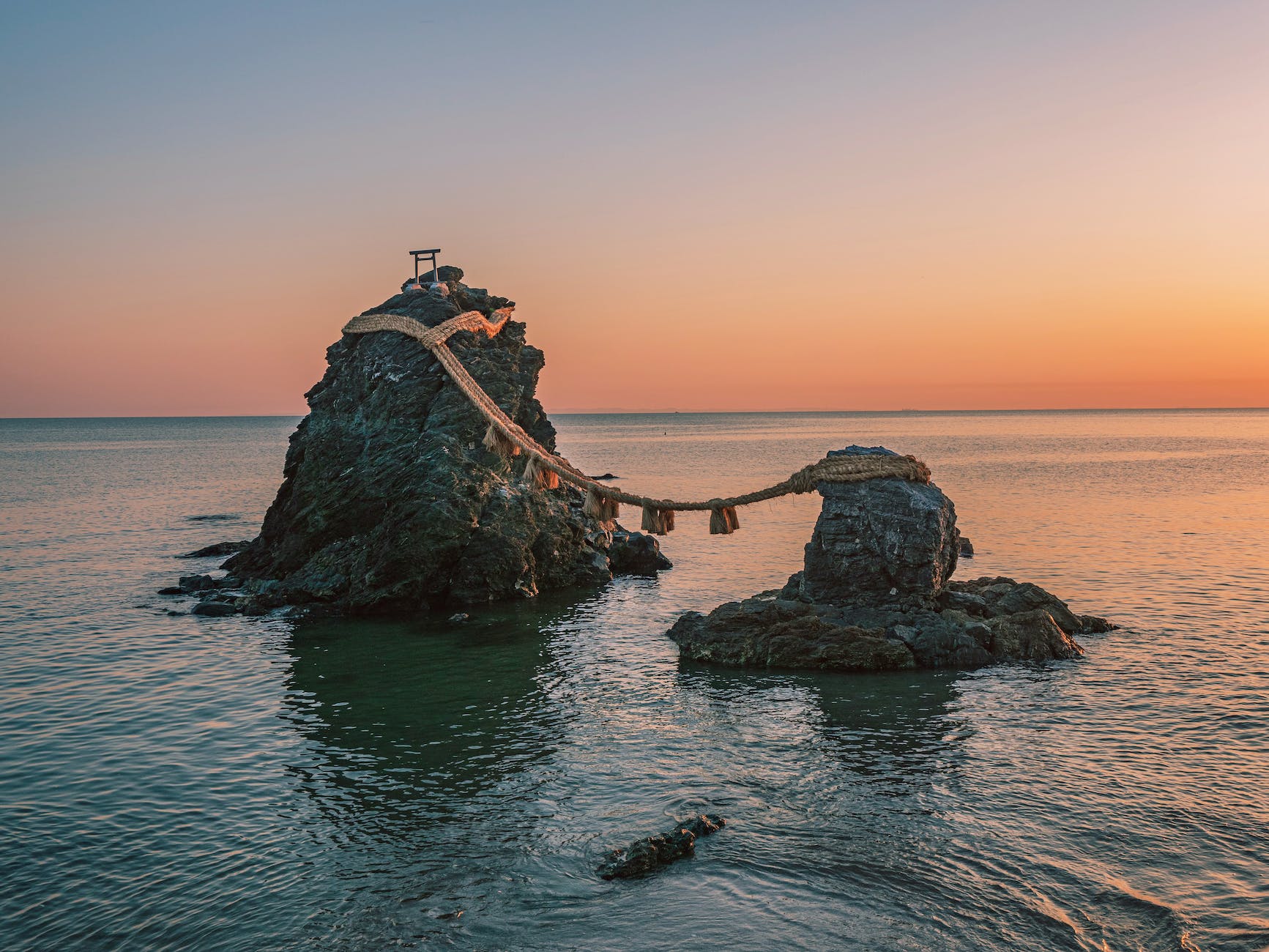 A bridge between Islands.